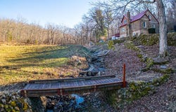 385 V Highway, Davisville, MO 65566
