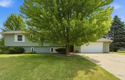 3996 Rahn Road, Eagan, MN 55122