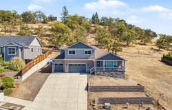 332 Avalon Terrace, Eagle Point, OR 97524