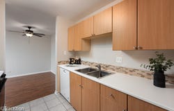 13A Kingery Quarter, Willowbrook, IL 60527