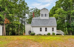 5 Final Destination Way, Brooks, ME 04921