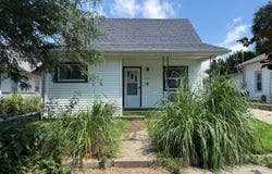 613 E Main St, Beloit, KS 67420