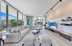 300 Collins Ave, Miami Beach, FL 33139