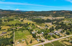 1810 CARTER Rd, HoodRiver, OR 97031