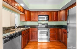39 Foxcroft Road, Naperville, IL 60565