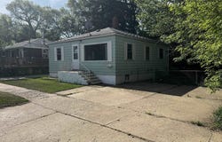 808 6TH AVE, Minot, ND 58703