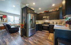 987 PENNINGTON Ct, Eugene, OR 97404