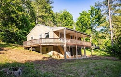 32 BACK HOLW, LEXINGTON, VA 24450