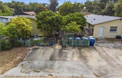 1615 PALM Way, LARGO, FL 33771