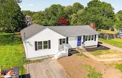 61 Stevens Rd, Swansea, MA 02777