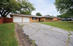 208 Lakeview Dr, Independence, KS 67301