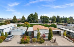 1055 N LOCKHAVEN Dr, Keizer, OR 97303