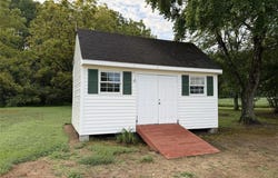 728 Greys Point Road, Topping, VA 23169
