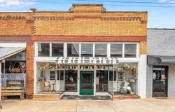 208 Main Street, Crane, MO 65633