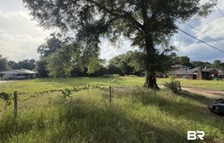 31 Bernard St, Saraland, AL 36571
