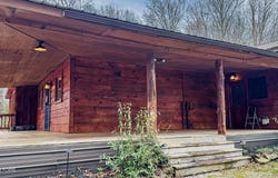 495 Bear Hollow Rd, Oneida, TN 37841