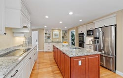 17 Townsend Road, Lynnfield, MA 01940