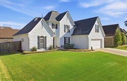 7920 PIPS RIDGE Ln, Bartlett, TN 38133