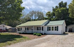 202 Old Ferry Dock Rd, Eastpoint, FL 32328