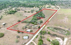 10782 County Road 284, Edna, TX 77957