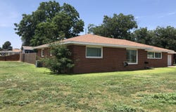 804 S Broadway Street, Plainview, TX 79072