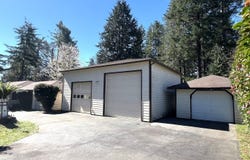 925 7TH St, Brookings, OR 97415
