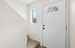 1304 NE HOGAN Dr, Gresham, OR 97030