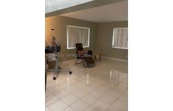 467 W 43rd Pl, Hialeah, FL 33012