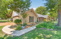 1453 ASHSTONE Dr, Germantown, TN 38138