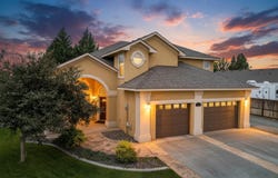 5120 Antigua Dr, Pasco, WA 99301