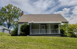 6929 Monroe Ave, West Mifflin, PA 15122