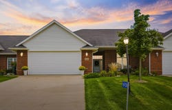 16936 Thunder Ridge Drive, Peosta, IA 52068
