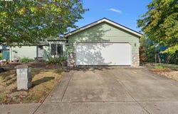 5367 OLYMPIC Cir, Eugene, OR 97402