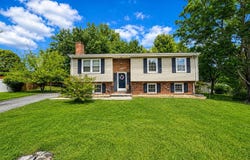5225 Foxtail Ln, Roanoke, VA 24019
