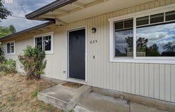 625 E ELM Ave, LaCenter, WA 98629