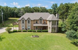 1318 Oakwood Drive, Hollister, MO 65672