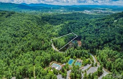 31 Promenade Drive, Asheville, NC 28803