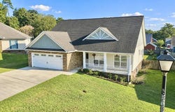 200 Sandy Hills Ct, Ozark, AL 36360