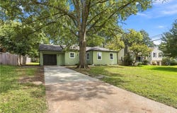 7907 Reinhardt Lane, Prairie Village, KS 66204