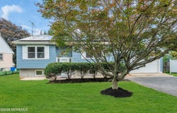 14 Dayton Avenue, Middlesex, NJ 08846