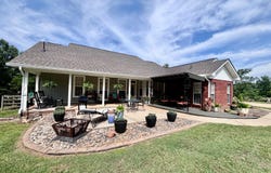 602 McCormick Road, plus 56.4 acres, Grenada, MS 38901