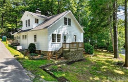 7 Bowers Road, Black Mountain, NC 28711