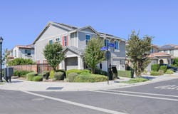 305 E Forsythia WAY, MOUNTAIN HOUSE, CA 95391