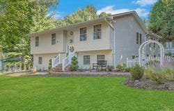 16 Annette Lane, Suffern, NY 10901
