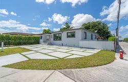 11 W 59th St, Hialeah, FL 33012