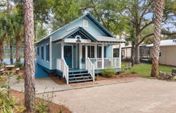 317 Lisette Ln, Steinhatchee, FL 32359