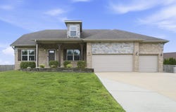 1813 N 7th Avenue, Ozark, MO 65721
