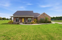 4299 County Road 1098, Celeste, TX 75423