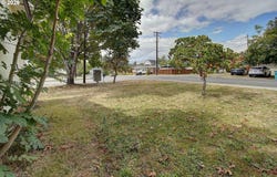 625 E ELM Ave, LaCenter, WA 98629