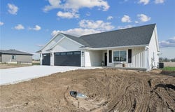 247 Hackberry Dr, Palo, IA 52324